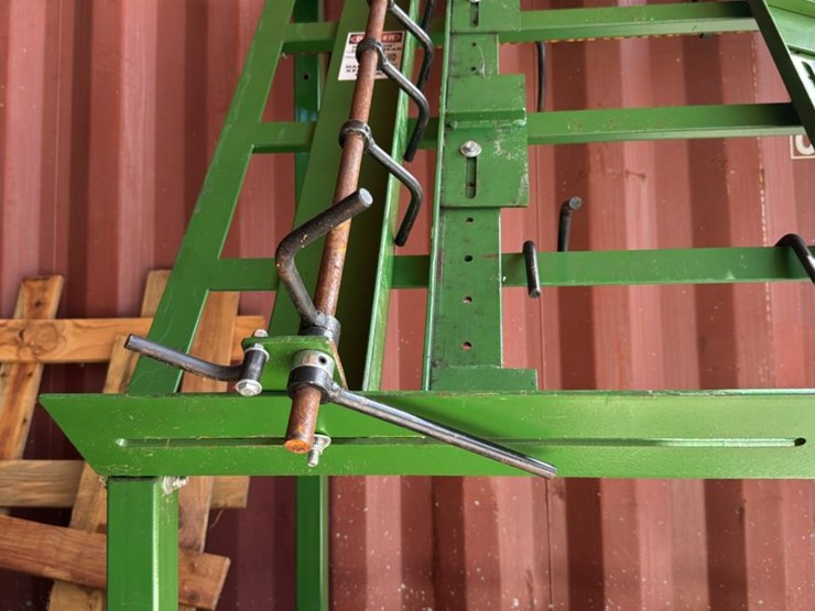 #108-•-2025-pallet-framing-table-image-6