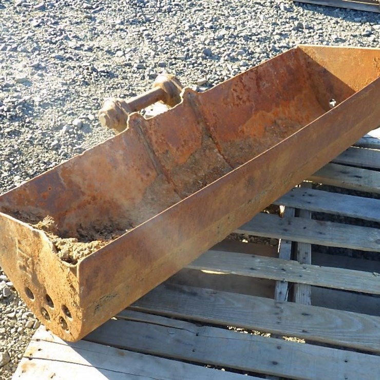 Excavator Bucket 42.5"