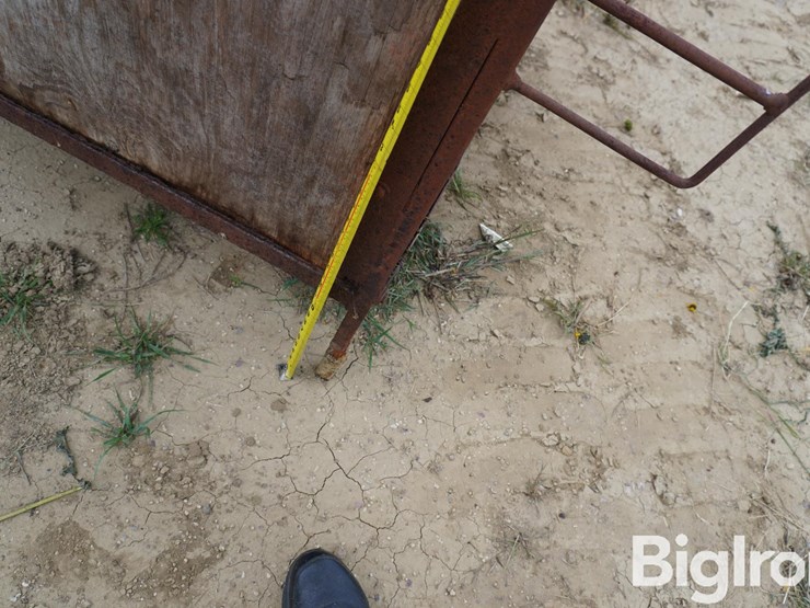 raised-calf-crates-image-12