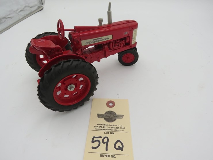 ertl-farmall-350-1/16th-scale-tractor-image-4