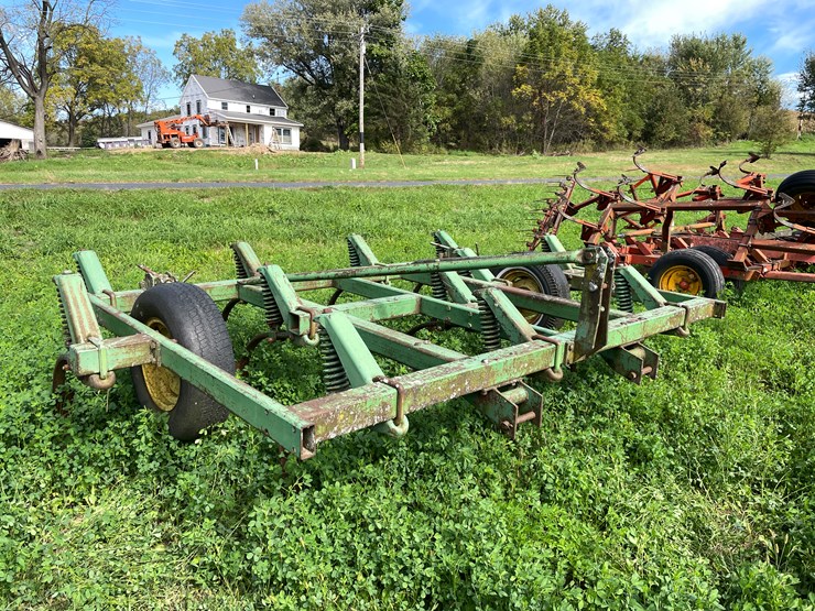 john-deere-11-image-3