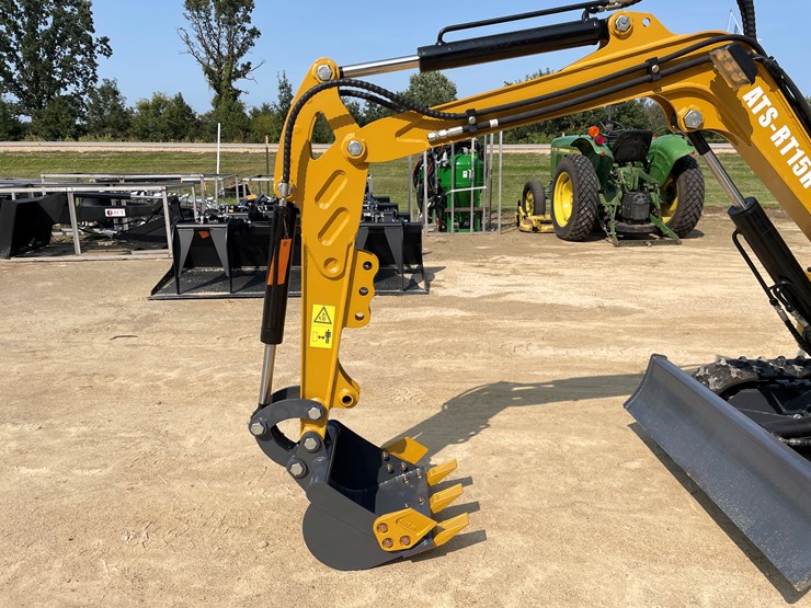 #210-•-new-rt15r-mini-excavator-image-9