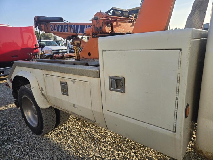 2003-ford-f550-image-18