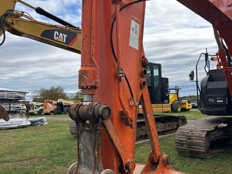 2017-hitachi-zx245us-lc-6n-image-13