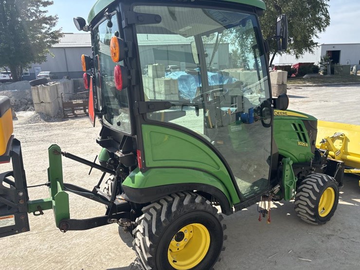 john-deere-1025-image-10