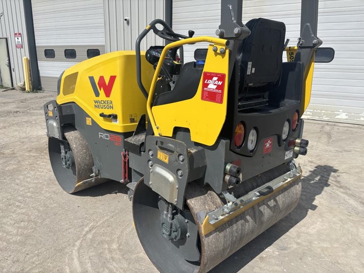 #5056-•-2019-wacker-neuson-rd28-smooth-drum-roller-image-9