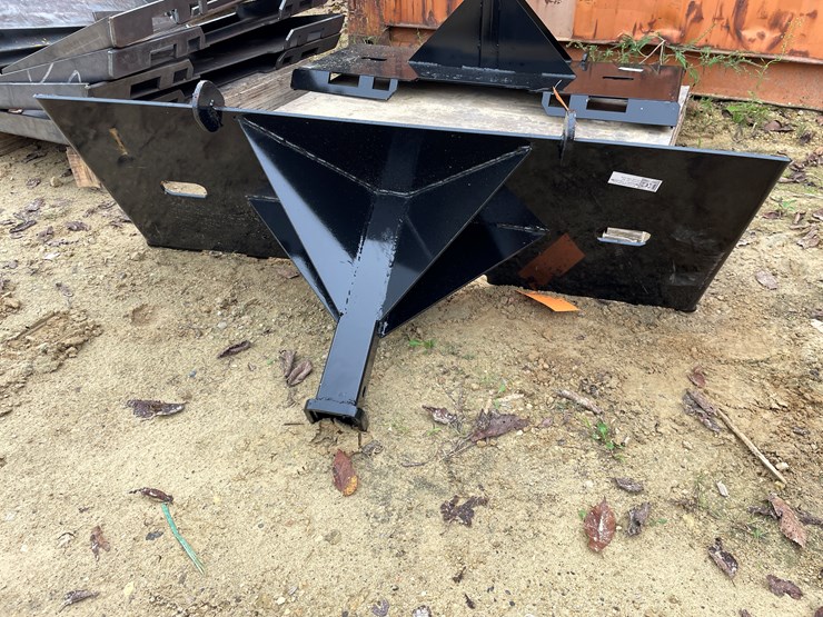 #2018-•-new-kc-skid-steer-2"-hitch-receiver-image-2