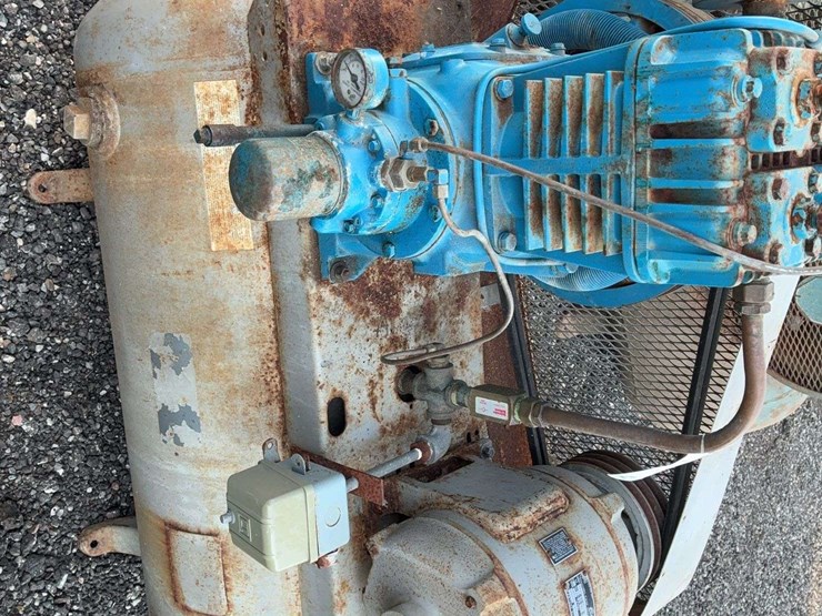air-compressor-unknown-working-condition-image-1