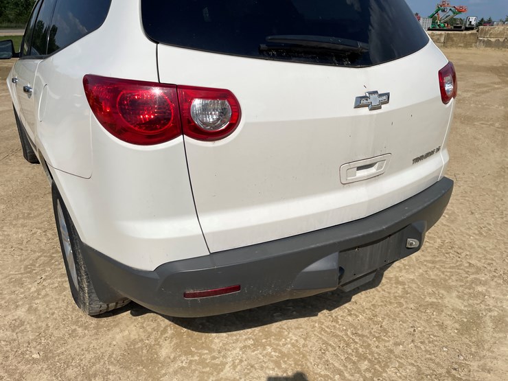 2012-chevrolet-traverse-ls-image-23