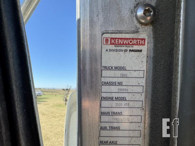 2011-kenworth-t800-image-37