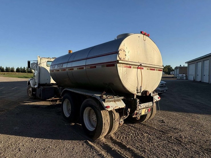 1989-international-8300-water-truck,-cummins-350,-10-speed,-tandem-axle,-246”-wb,-lopro-22.5-on-stee-image-5