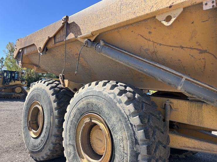 2004-volvo-a40d-image-64
