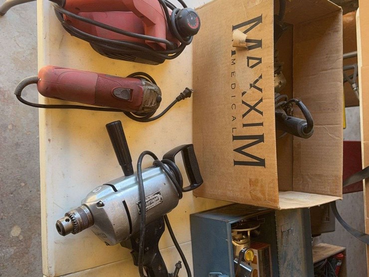 corded-tools--planer,-drills,-grinders,-router-image-1