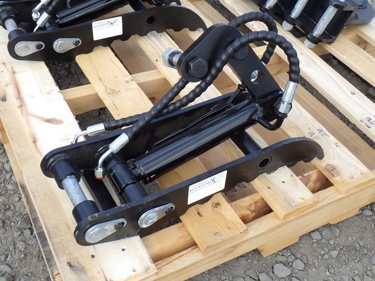 ir-hydraulic-excavator-hydraulic-thumb-image-3