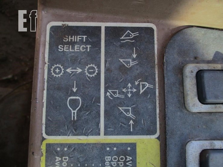 2000-deere-624h-image-10