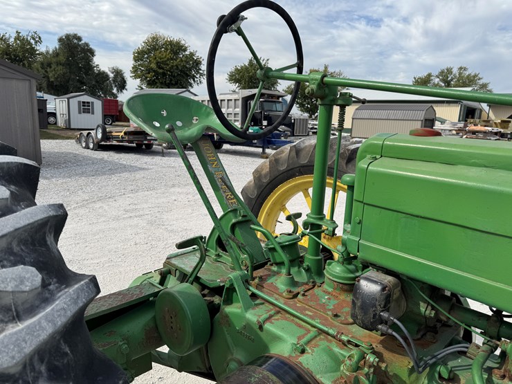 john-deere-b-image-15