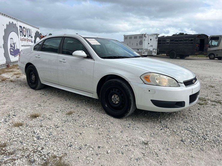 2012-chevrolet-impala-sedan-image-2