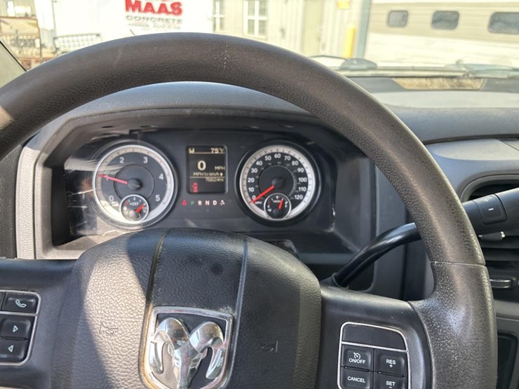 2016-dodge-ram-5500-image-41