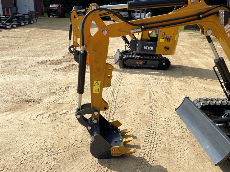 #202-•-new-rt12r-mini-excavator-image-9