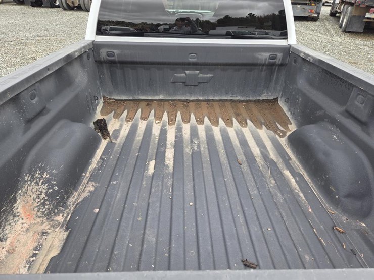 2018-chevrolet-2500-image-25