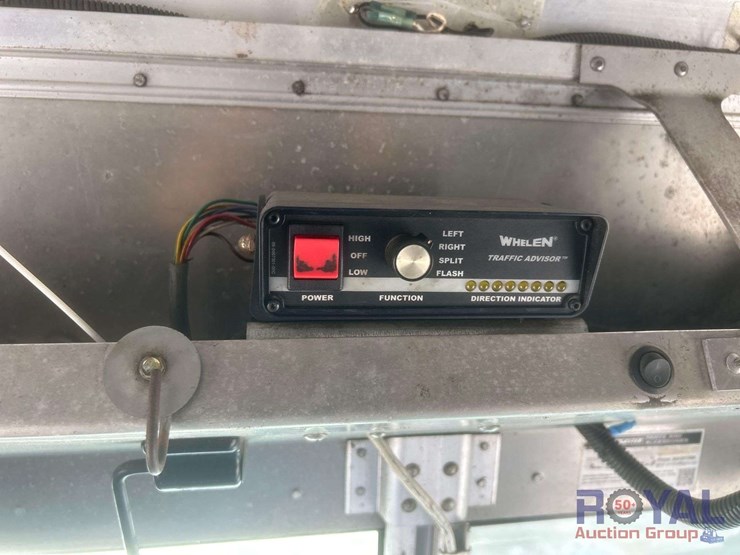2014-freightliner-mt55-image-14