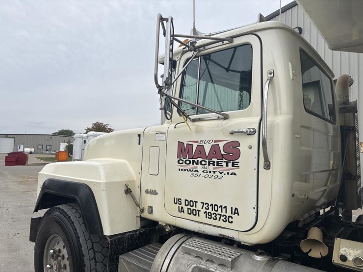 mack-rd688s-image-8