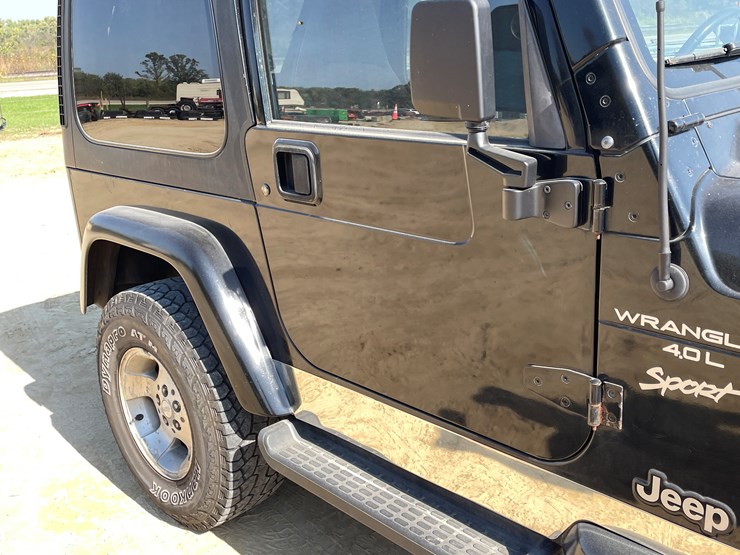 2000-jeep-wrangler-sport-image-19