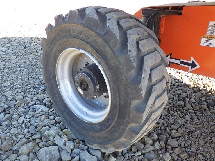 2012-jlg-400s-image-11