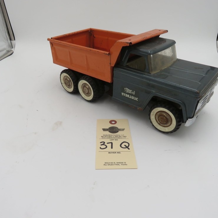 1960's Structo Hydraulic dump Truck