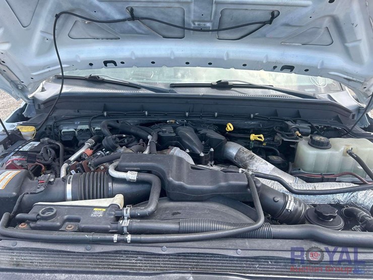 2013-ford-f550-image-13