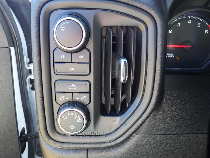 chevrolet-3500hd-image-32
