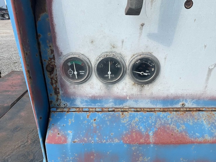 #8619-•-miller-big-40-welder-(aps)-image-29