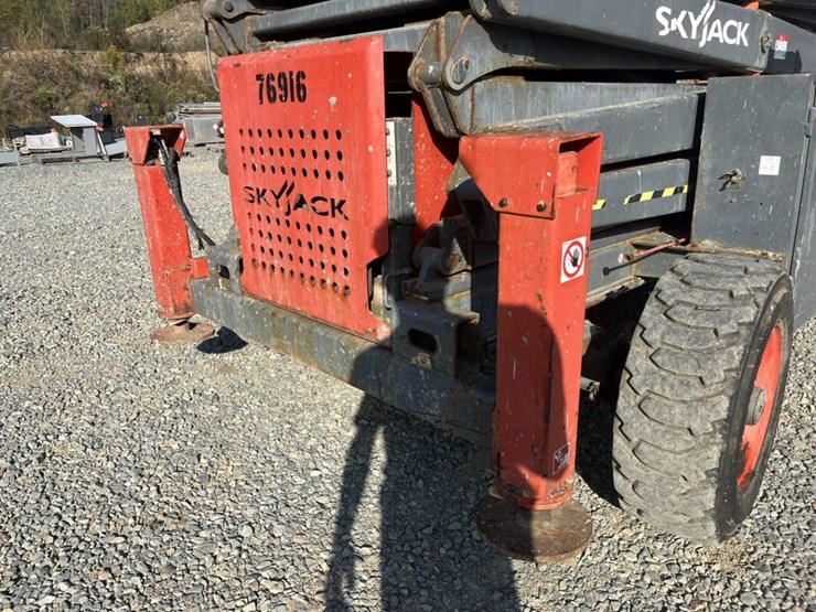 2011-skyjack-sj8841rt-image-20