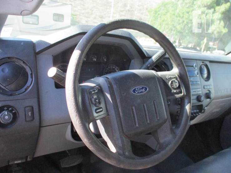 2015-ford-f550-image-9