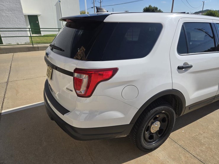 #1825-•-2019-ford-police-interceptor-suv-image-44