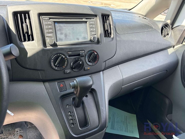 2017-nissan-nv200-image-18