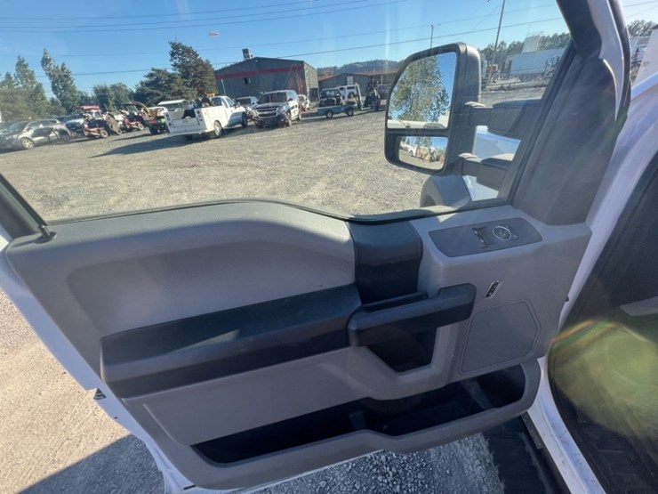 2017-ford-f450-image-26