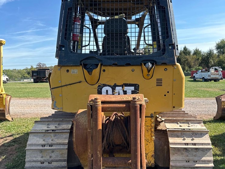 2015-caterpillar-d5k2-lgp-image-10