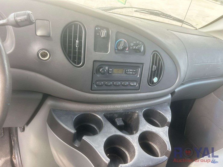 2007-ford-cargo-image-10