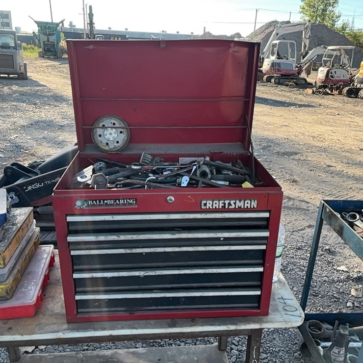 CRAFTSMAN TOOL BOX WITH CONTENTS: ASSORTED MECHANIC'S TOOLS SUPPORT EQUIPMENT