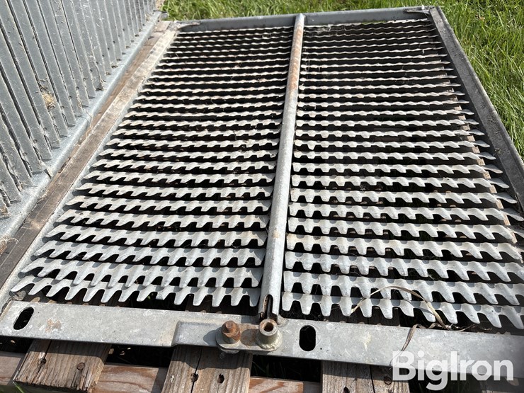 john-deere-9500-combine-top-chaffer/sieve-image-18