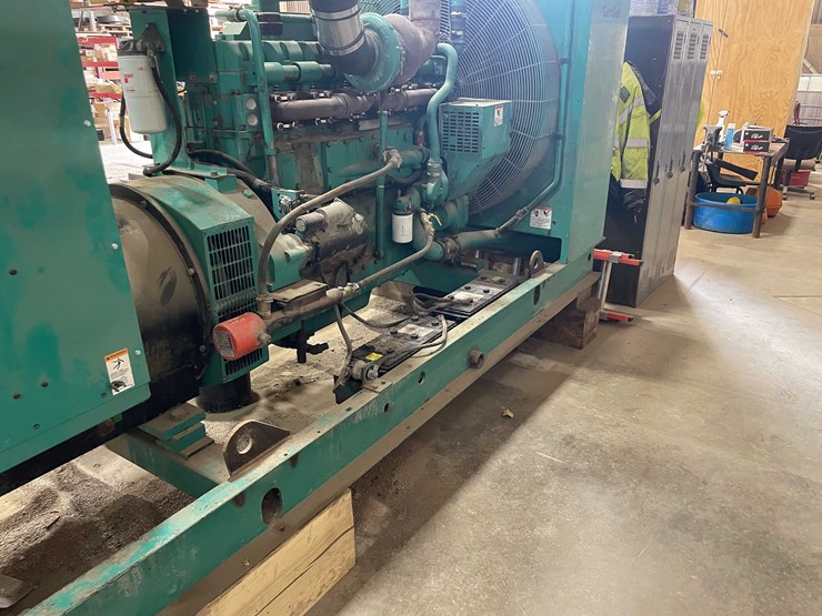 #8615-•-1999-cummins-dfeh-generator-(aps)-image-9