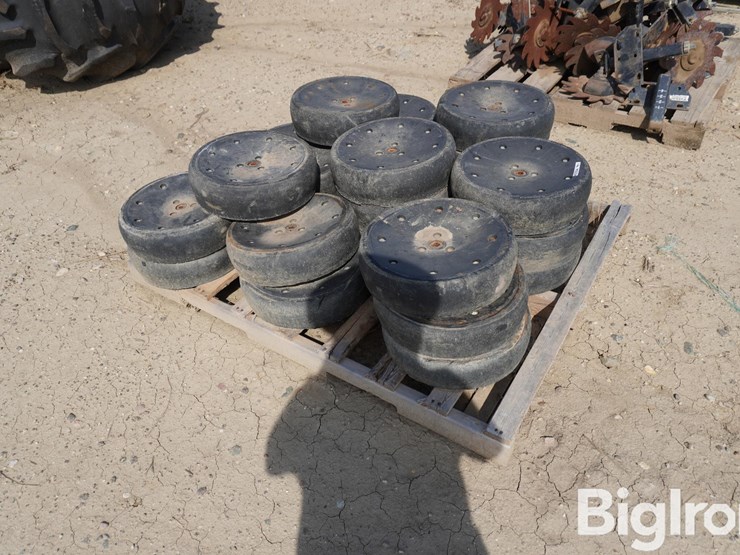planter-gauge-wheels-image-3