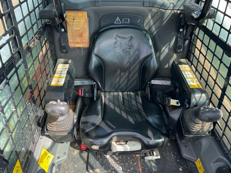 2022-bobcat-t595-image-25