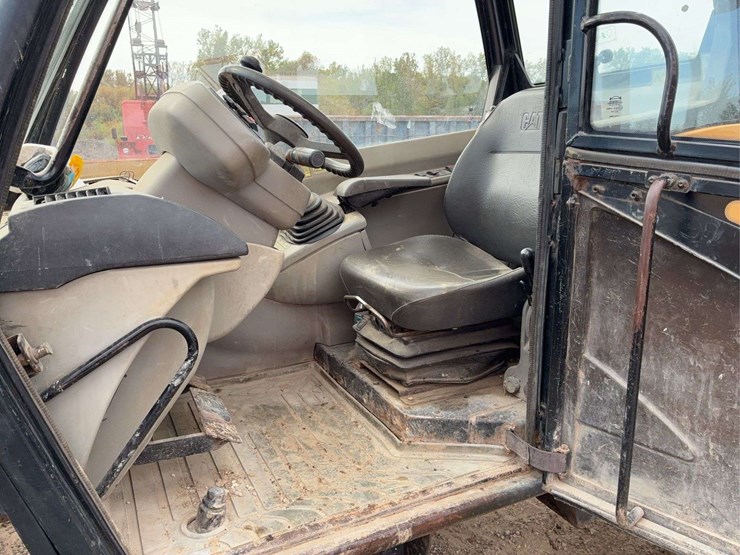 2004-caterpillar-th560b-image-27