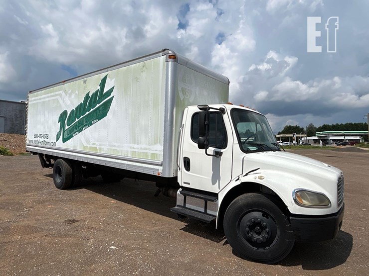 2005-freightliner-business-class-m2-106-image-2