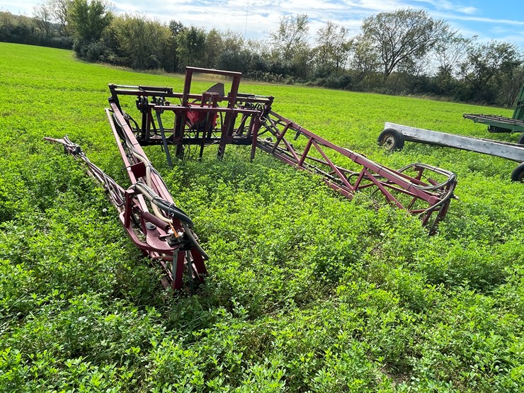 #4427-•-boom-sprayer-image-1