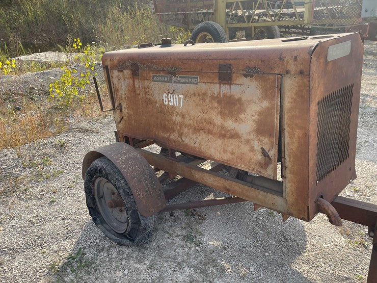 #8633-•-hobart-powerweld-303-welder-trailer-(maq)-image-4