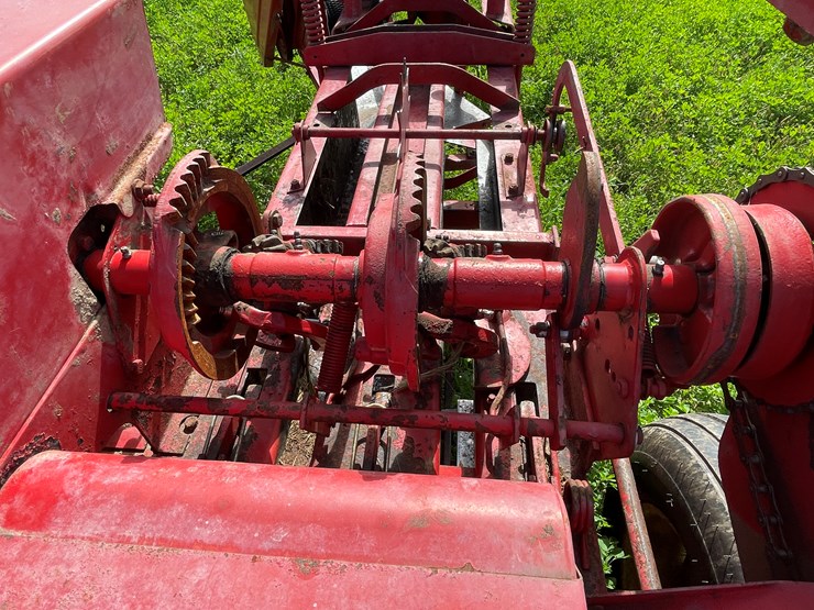 new-holland-273-image-16