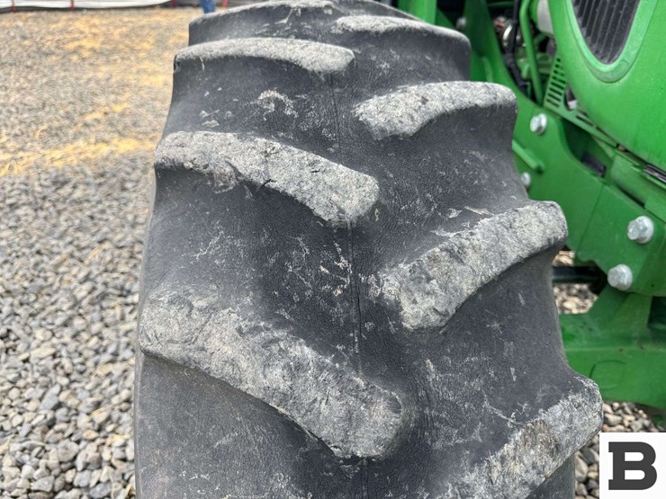 2011-john-deere-6115d-image-71
